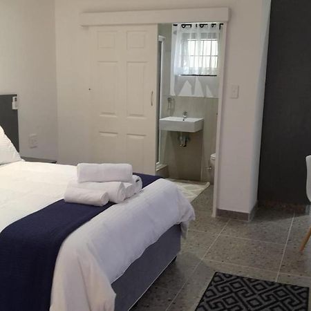 The Wishing Well Guest House Self-Catering ポート・エドワード エクステリア 写真