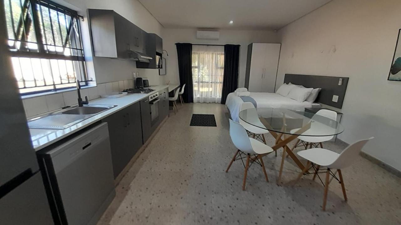 The Wishing Well Guest House Self-Catering ポート・エドワード エクステリア 写真