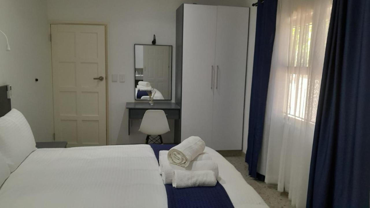 The Wishing Well Guest House Self-Catering ポート・エドワード エクステリア 写真
